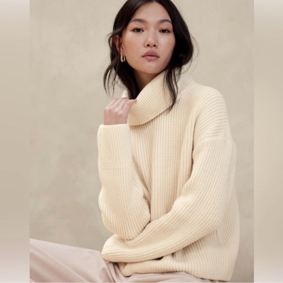 Banana Republic Sweaters - Banana Republic Factory Ribbed Turtleneck Pullover M
Transition Cream